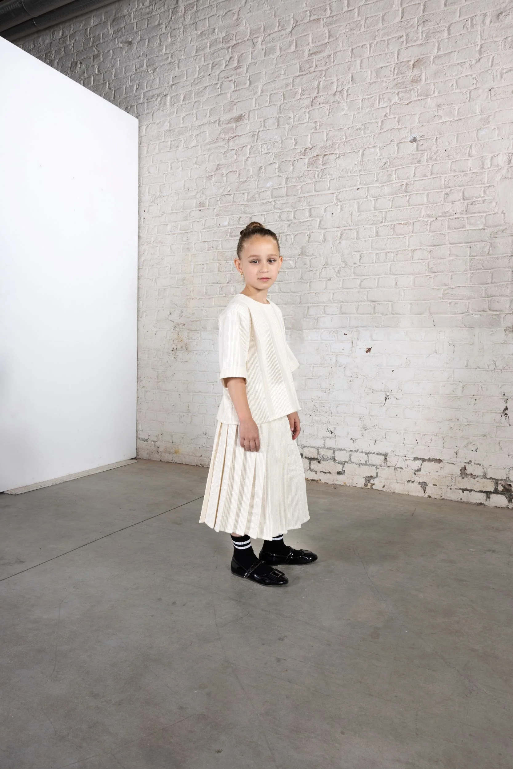 TNTRM WHITE WOVEN FLUTTER SLEEVE TOP [FINAL SALE] - Image 2